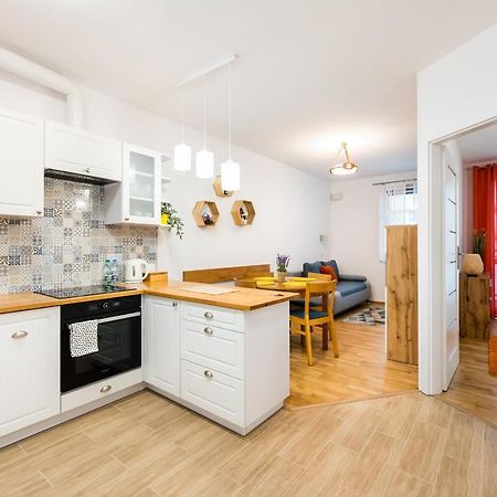 Metro Bemowo Colourful Apartment Varsovia Exterior foto