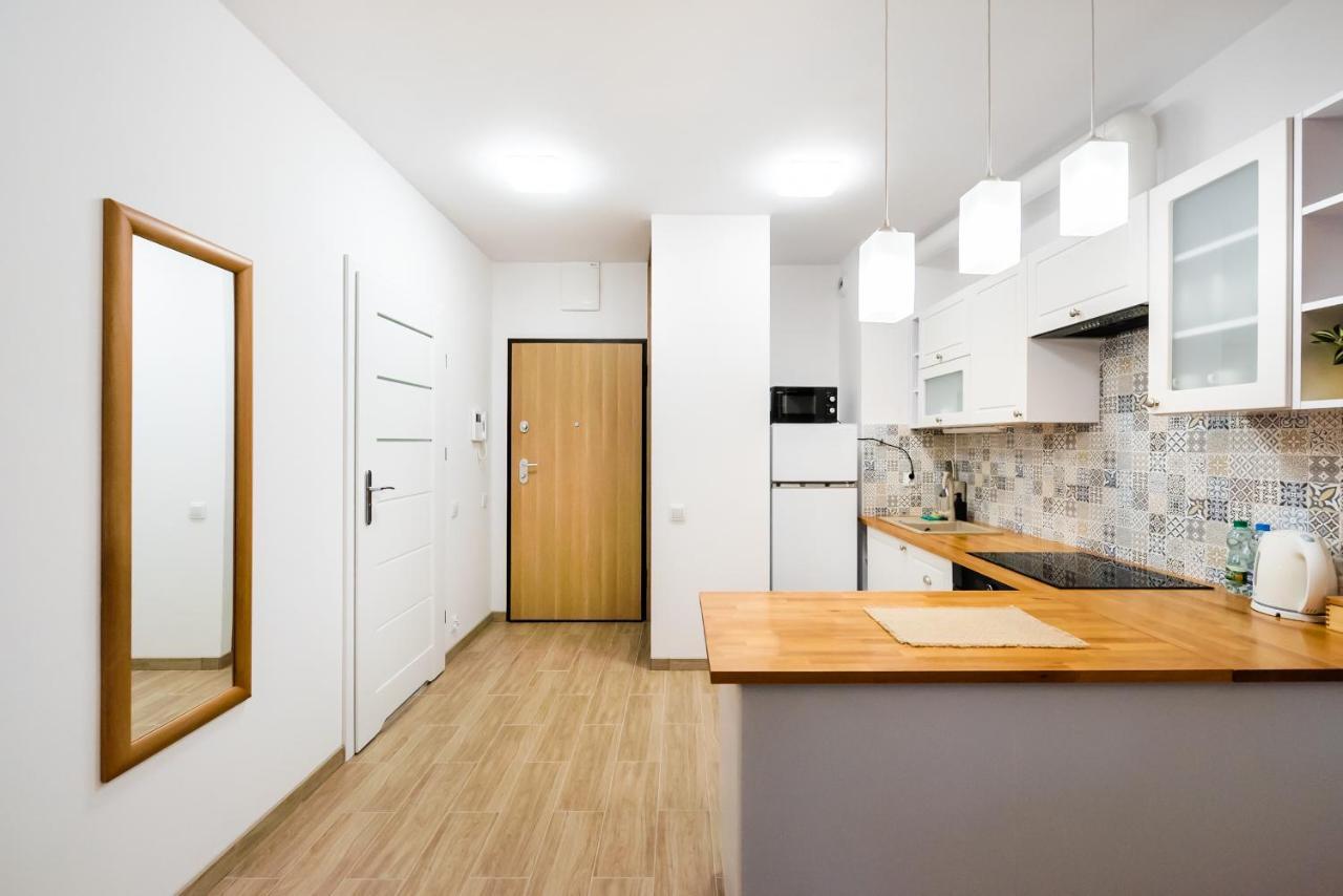 Metro Bemowo Colourful Apartment Varsovia Exterior foto