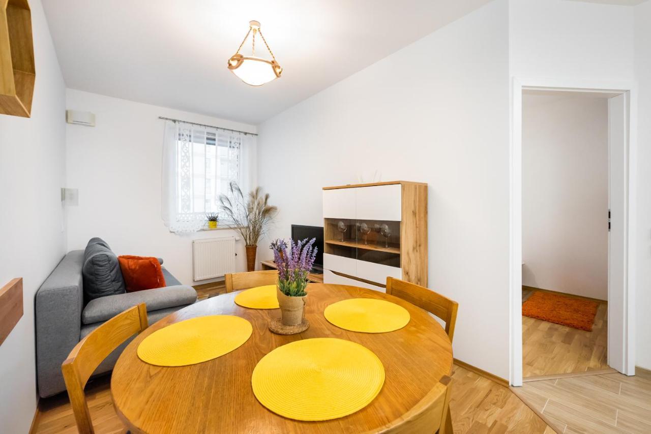 Metro Bemowo Colourful Apartment Varsovia Exterior foto
