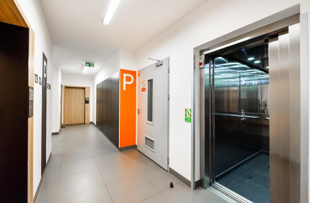 Metro Bemowo Colourful Apartment Varsovia Exterior foto