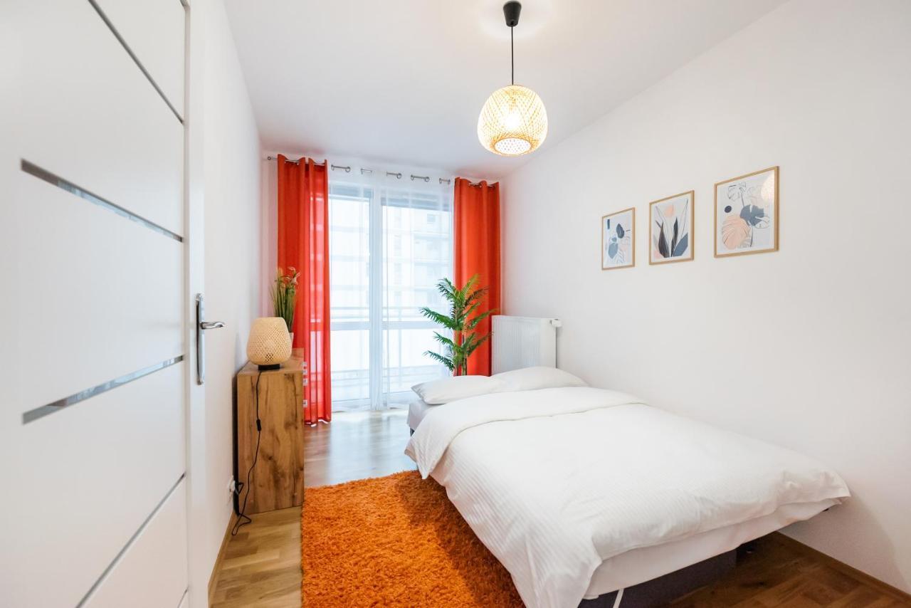 Metro Bemowo Colourful Apartment Varsovia Exterior foto