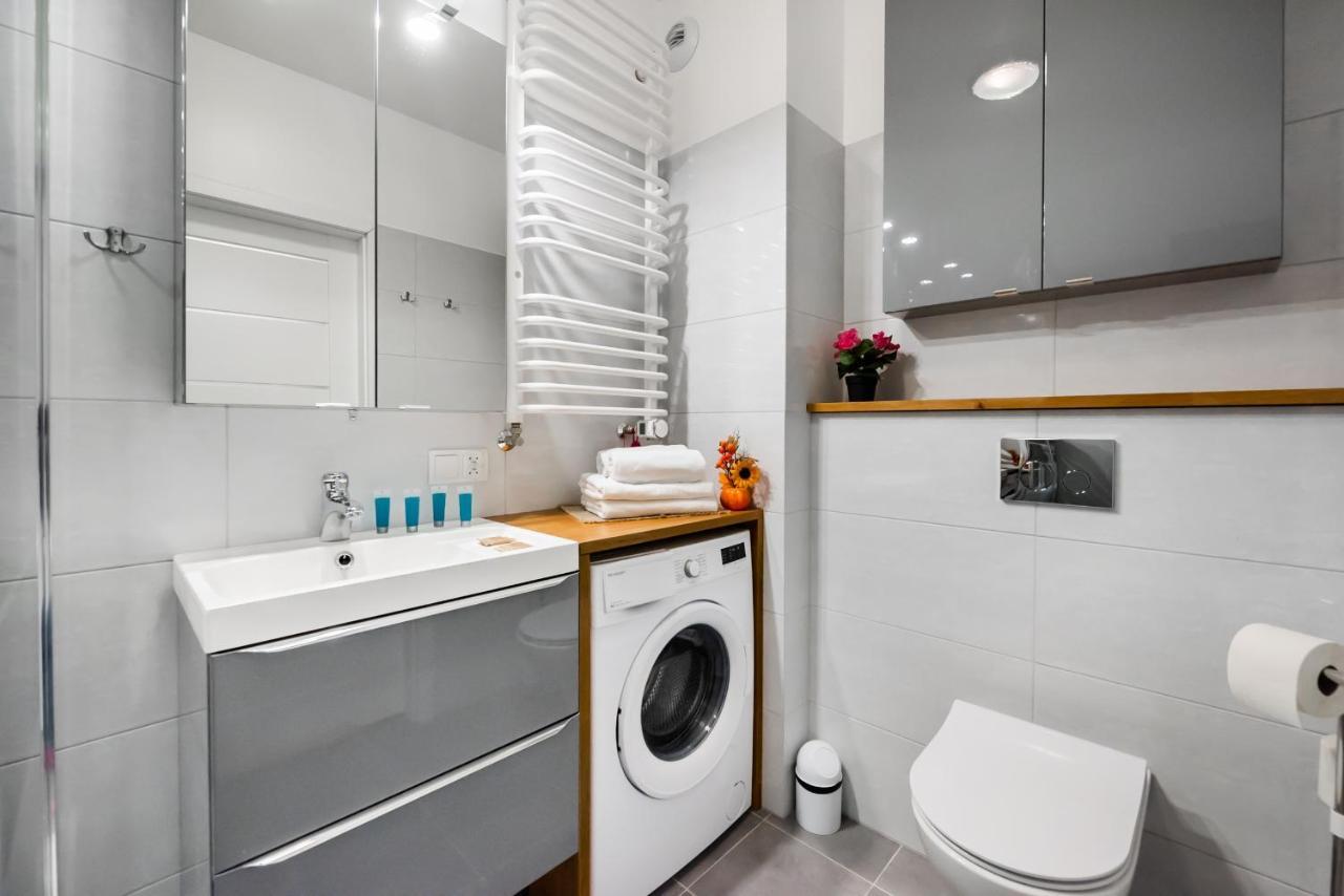 Metro Bemowo Colourful Apartment Varsovia Exterior foto